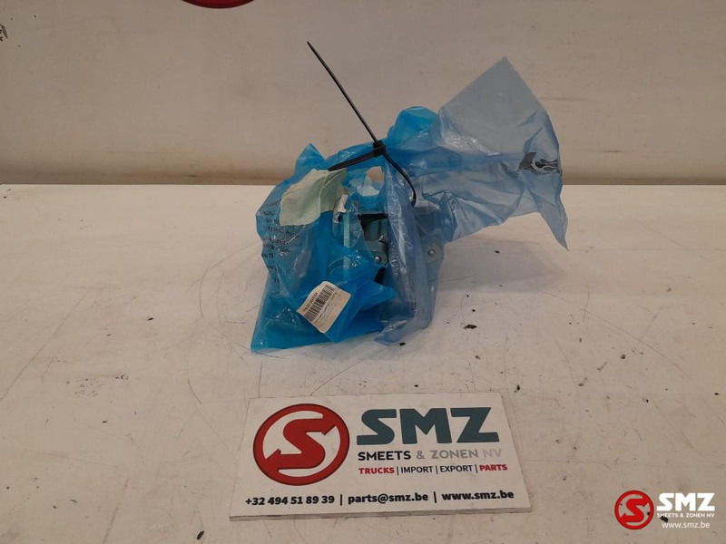 DAF Lot van 3 deurscharnieren linksonder / rechtsb - Door and parts for Truck: picture 4 DAF Lot van 3 deurscharnieren linksonder / rechtsb - Door and parts for Truck: picture 4