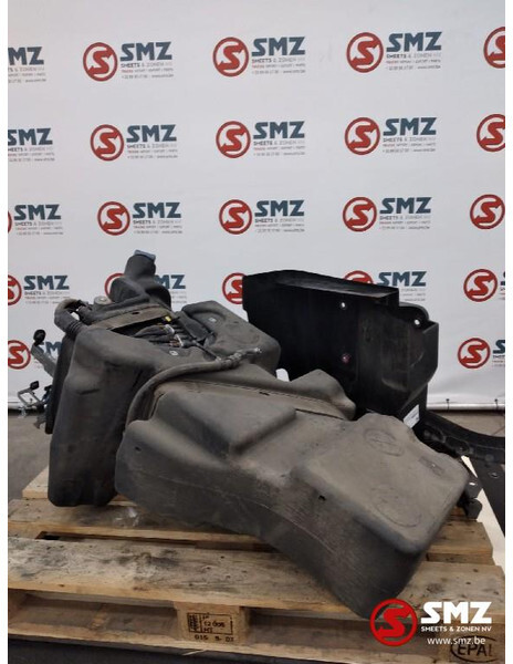 DAF Occ AdBlue tank 90L DAF XF106 - Fuel system for Truck: picture 2 DAF Occ AdBlue tank 90L DAF XF106 - Fuel system for Truck: picture 2