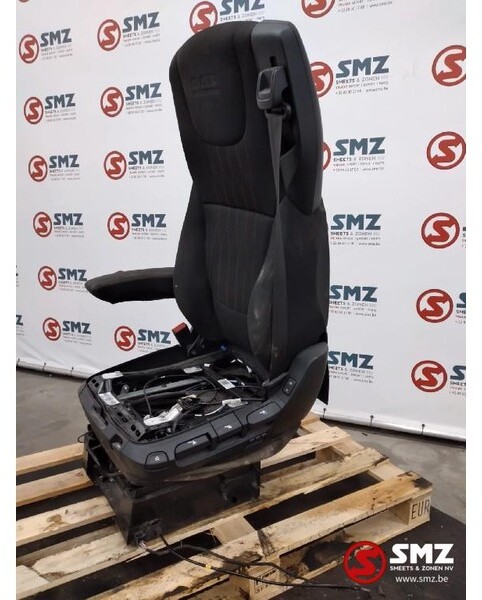 DAF Occ bestuurdersstoel DAF XF 106 Euro 6 2104652 - Cab and interior for Truck: picture 4 DAF Occ bestuurdersstoel DAF XF 106 Euro 6 2104652 - Cab and interior for Truck: picture 4