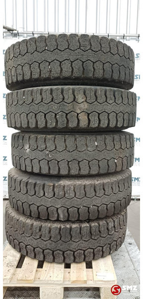 Diversen Occ vrachtwagenband 295/80R22.5 152/148J Bandvulc - Tire for Truck: picture 1 Diversen Occ vrachtwagenband 295/80R22.5 152/148J Bandvulc - Tire for Truck: picture 1