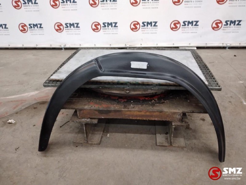 Iveco Spatbord voorzijde rechts Iveco 190 - Fender for Truck: picture 1 Iveco Spatbord voorzijde rechts Iveco 190 - Fender for Truck: picture 1