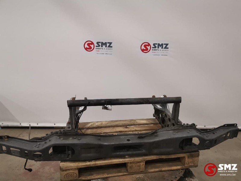 Mercedes-Benz Occ Bumperbalk vooraan met steunen Atego 1828 - Bumper for Truck: picture 1 Mercedes-Benz Occ Bumperbalk vooraan met steunen Atego 1828 - Bumper for Truck: picture 1