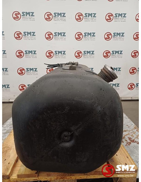 Mercedes-Benz Occ brandstoftank 220L Mercedes - Fuel tank for Truck: picture 3 Mercedes-Benz Occ brandstoftank 220L Mercedes - Fuel tank for Truck: picture 3