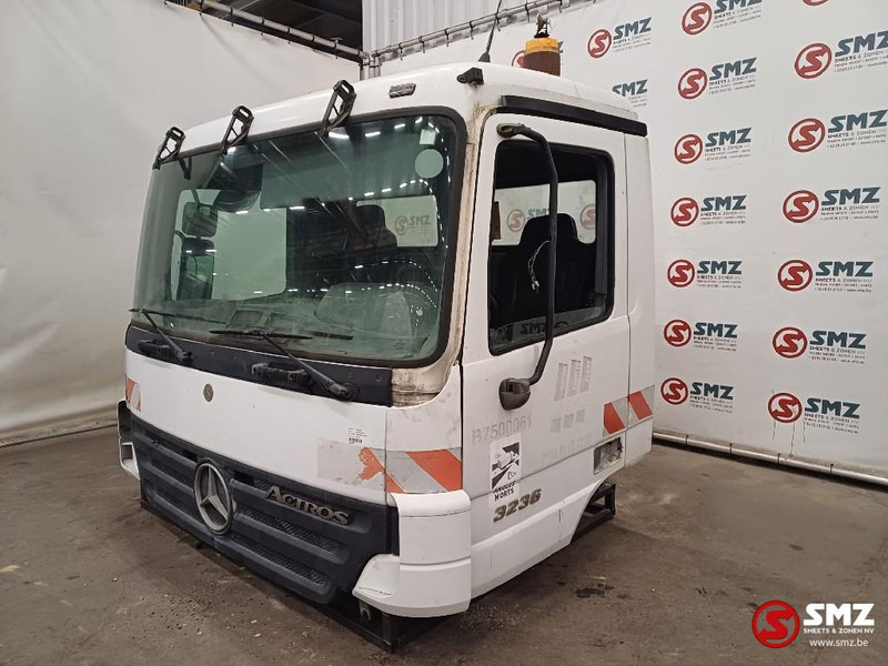 Mercedes-Benz Occ cabine compleet Mercedes Actros MP2 - Cab and interior for Truck: picture 3 Mercedes-Benz Occ cabine compleet Mercedes Actros MP2 - Cab and interior for Truck: picture 3