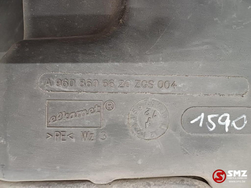 Mercedes-Benz Occ ruitenvloeistofreservoir Mercedes - Window and parts for Truck: picture 5 Mercedes-Benz Occ ruitenvloeistofreservoir Mercedes - Window and parts for Truck: picture 5