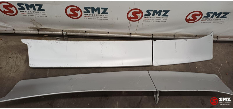 Mercedes-Benz Occ set cabinespoilers links + rechts Mercedes SK - Aerodynamics/ Spoiler for Truck: picture 1 Mercedes-Benz Occ set cabinespoilers links + rechts Mercedes SK - Aerodynamics/ Spoiler for Truck: picture 1