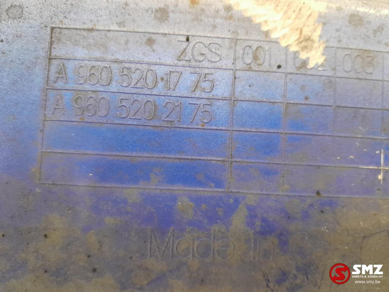 Mercedes-Benz Occ set sideskirts links + rechts Mercedes - Frame/ Chassis for Truck: picture 5 Mercedes-Benz Occ set sideskirts links + rechts Mercedes - Frame/ Chassis for Truck: picture 5