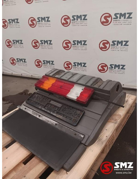 Mercedes-Benz Occ spatbord linksachteraan Mercedes Actros MP3 - Body and exterior for Truck: picture 1 Mercedes-Benz Occ spatbord linksachteraan Mercedes Actros MP3 - Body and exterior for Truck: picture 1