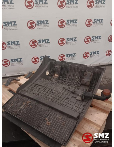 Mercedes-Benz Occ spatbord linksachteraan Mercedes Actros MP3 - Body and exterior for Truck: picture 2 Mercedes-Benz Occ spatbord linksachteraan Mercedes Actros MP3 - Body and exterior for Truck: picture 2