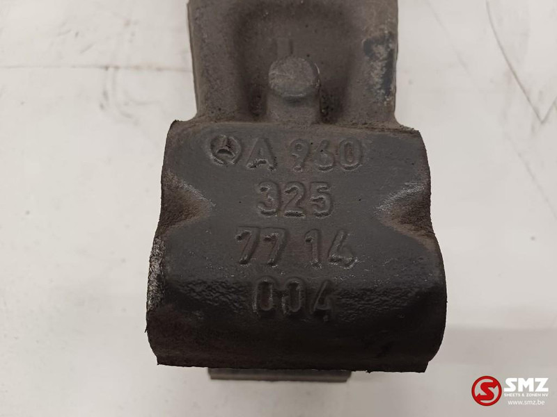 Mercedes-Benz Occ stabilisatorsteun aandrijfas links Mercedes - Frame/ Chassis for Truck: picture 5 Mercedes-Benz Occ stabilisatorsteun aandrijfas links Mercedes - Frame/ Chassis for Truck: picture 5