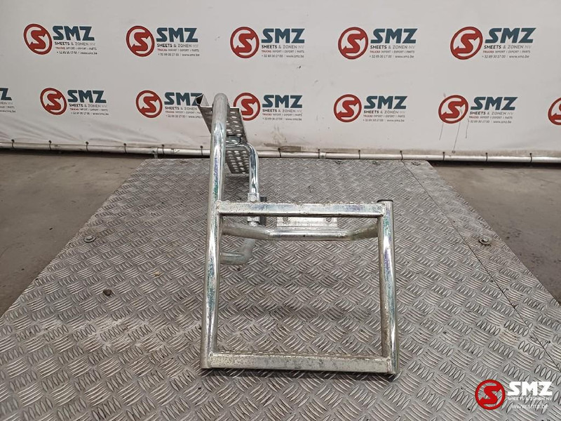 Mercedes-Benz Occ trap batterijbak Mercedes - Frame/ Chassis for Truck: picture 1 Mercedes-Benz Occ trap batterijbak Mercedes - Frame/ Chassis for Truck: picture 1