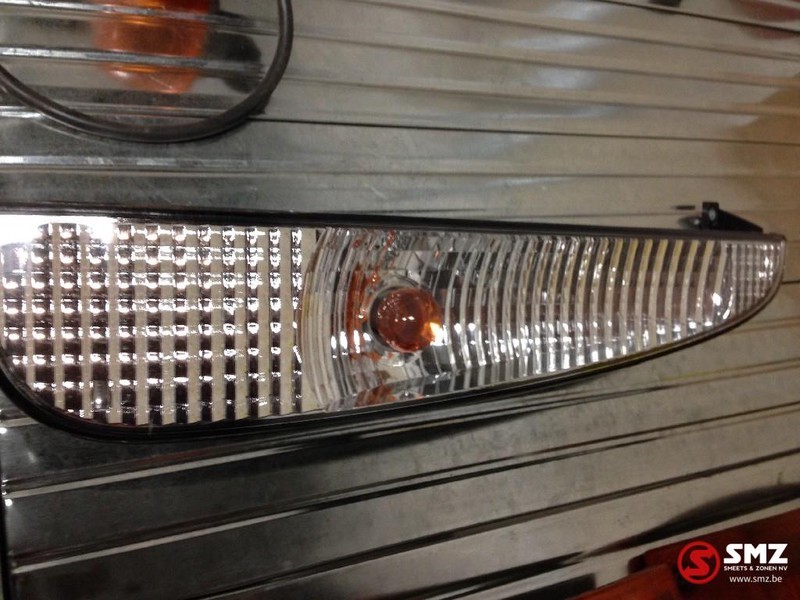 Mercedes-Benz Pinker links Mercedes Axor - Turn signal for Truck: picture 2 Mercedes-Benz Pinker links Mercedes Axor - Turn signal for Truck: picture 2