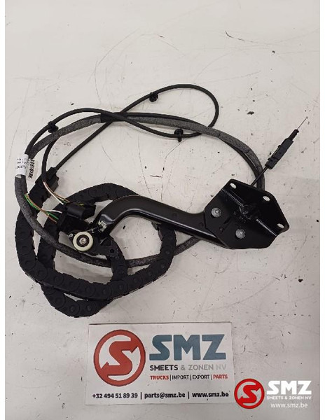 Mercedes-Benz Rolbegeleider schuifdeur Mercedes - Door and parts for Truck: picture 2 Mercedes-Benz Rolbegeleider schuifdeur Mercedes - Door and parts for Truck: picture 2