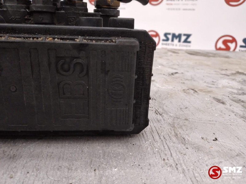 Renault Occ ABS modulator EBS 5x - Brake valve for Truck: picture 2 Renault Occ ABS modulator EBS 5x - Brake valve for Truck: picture 2