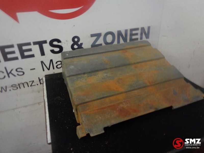 Renault Occ batterijkap kerax - Battery for Truck: picture 1 Renault Occ batterijkap kerax - Battery for Truck: picture 1