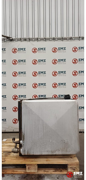 Renault Occ hydraulische tank 250L + materiaalkast Renault - Hydraulic tank for Truck: picture 3 Renault Occ hydraulische tank 250L + materiaalkast Renault - Hydraulic tank for Truck: picture 3