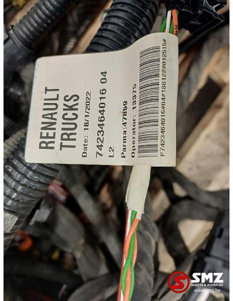 Renault Occ lot kabelbomen chassis + cabine Renault - Cables/ Wire harness for Truck: picture 2 Renault Occ lot kabelbomen chassis + cabine Renault - Cables/ Wire harness for Truck: picture 2