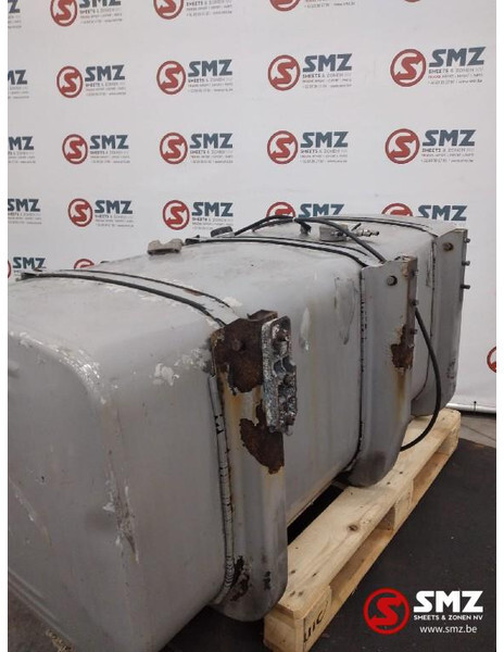 Scania Occ brandstoftank 700L Scania - Fuel tank for Truck: picture 3 Scania Occ brandstoftank 700L Scania - Fuel tank for Truck: picture 3