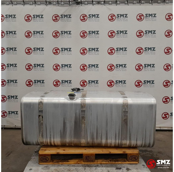 Fuel tank for Truck Scania Occ brandstoftank 700L + brandstofniveausensor Sca: picture 1