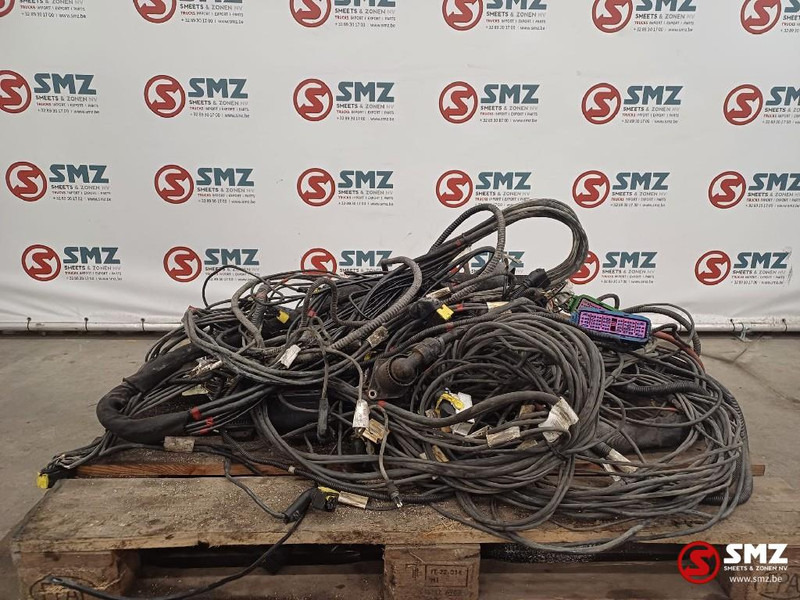 Scania Occ lot kabelbomen Scania - Cables/ Wire harness for Truck: picture 1 Scania Occ lot kabelbomen Scania - Cables/ Wire harness for Truck: picture 1
