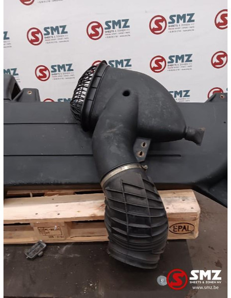 Mercedes-Benz Occ luchtinlaat + luchtfilterbuis Mercedes - Spare parts for Truck: picture 2 Mercedes-Benz Occ luchtinlaat + luchtfilterbuis Mercedes - Spare parts for Truck: picture 2