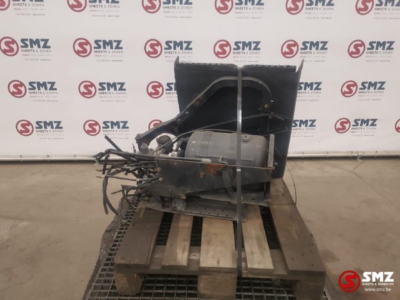 Volvo Occ Spatbord links met luchtketel Volvo FM9 - Fender for Truck: picture 2 Volvo Occ Spatbord links met luchtketel Volvo FM9 - Fender for Truck: picture 2