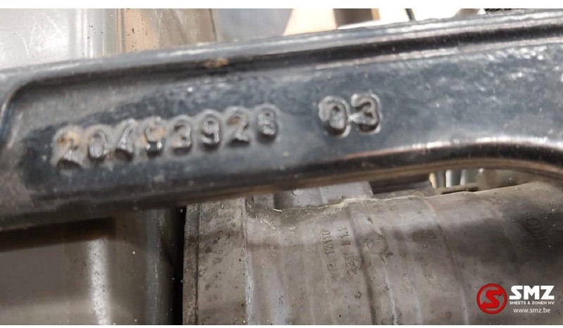 Volvo Occ Spatbordsteun met ventielen Volvo FH12 - Fender for Truck: picture 3 Volvo Occ Spatbordsteun met ventielen Volvo FH12 - Fender for Truck: picture 3