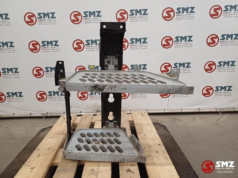 Volvo Occ opstap links Volvo - Cab and interior for Truck: picture 1 Volvo Occ opstap links Volvo - Cab and interior for Truck: picture 1