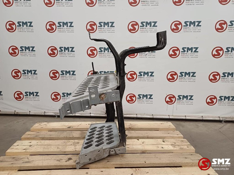 Volvo Occ opstap links Volvo - Cab and interior for Truck: picture 3 Volvo Occ opstap links Volvo - Cab and interior for Truck: picture 3