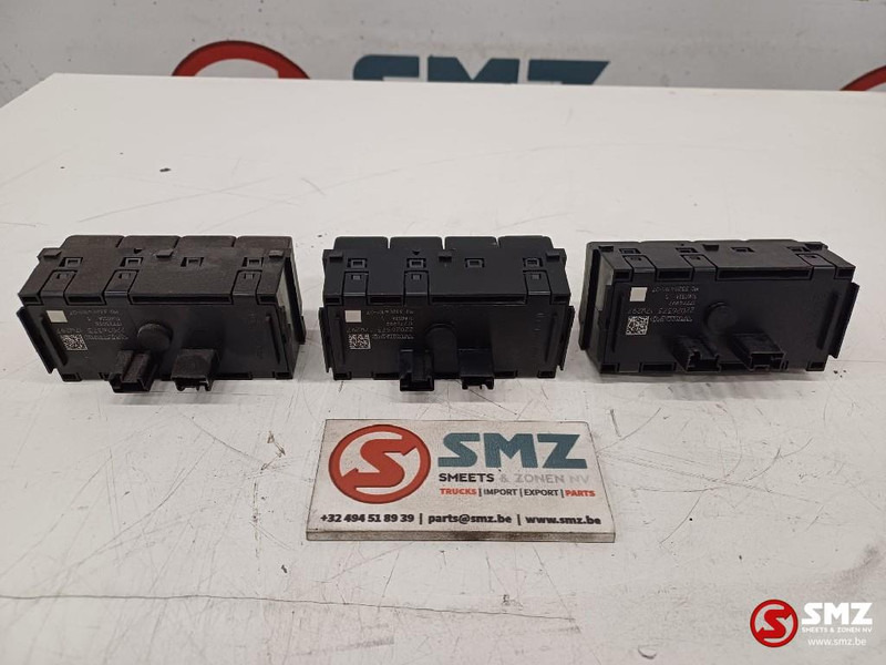 Volvo Occ set van 3 dashbordpanelen Volvo - Electrical system for Truck: picture 2 Volvo Occ set van 3 dashbordpanelen Volvo - Electrical system for Truck: picture 2