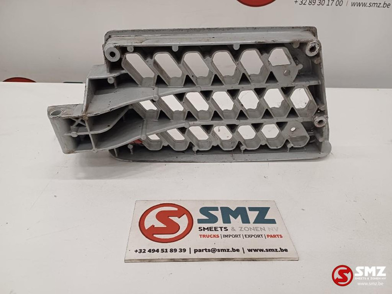 Volvo Occ treeplank rechts Volvo - Cab and interior for Truck: picture 5 Volvo Occ treeplank rechts Volvo - Cab and interior for Truck: picture 5