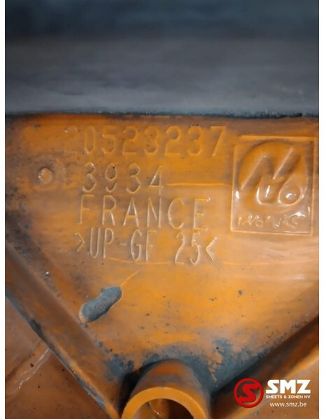 Volvo Occ voorgrille Volvo - Grill for Truck: picture 3 Volvo Occ voorgrille Volvo - Grill for Truck: picture 3