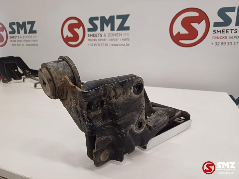 Volvo Occ voorgrille + scharnieren Volvo - Grill for Truck: picture 4 Volvo Occ voorgrille + scharnieren Volvo - Grill for Truck: picture 4