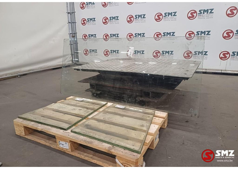 Zettelmeyer Occ set vensters Zettelmeyer - Window and parts for Truck: picture 3 Zettelmeyer Occ set vensters Zettelmeyer - Window and parts for Truck: picture 3