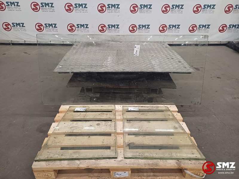 Zettelmeyer Occ set vensters Zettelmeyer - Window and parts for Truck: picture 1 Zettelmeyer Occ set vensters Zettelmeyer - Window and parts for Truck: picture 1