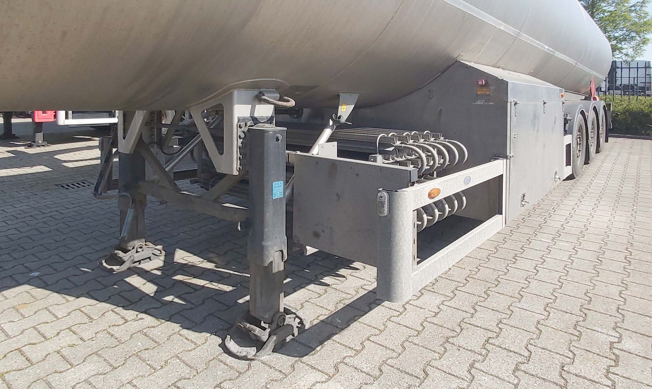 Tank semi-trailer INDOX Gas tank semi-trailer cryogenic used for LNG, Methan, Methane, ethylene, nitrogen.: picture 6 Tank semi-trailer INDOX Gas tank semi-trailer cryogenic used for LNG, Methan, Methane, ethylene, nitrogen.: picture 6