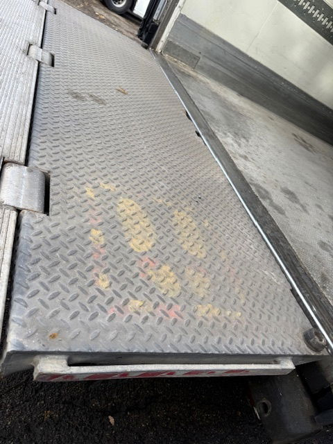 Closed box semi-trailer Krone Laadklep APK: picture 6