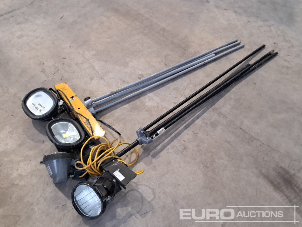 110 Volt Tripod Work Light (2 of) - Workshop equipment: picture 3 110 Volt Tripod Work Light (2 of) - Workshop equipment: picture 3