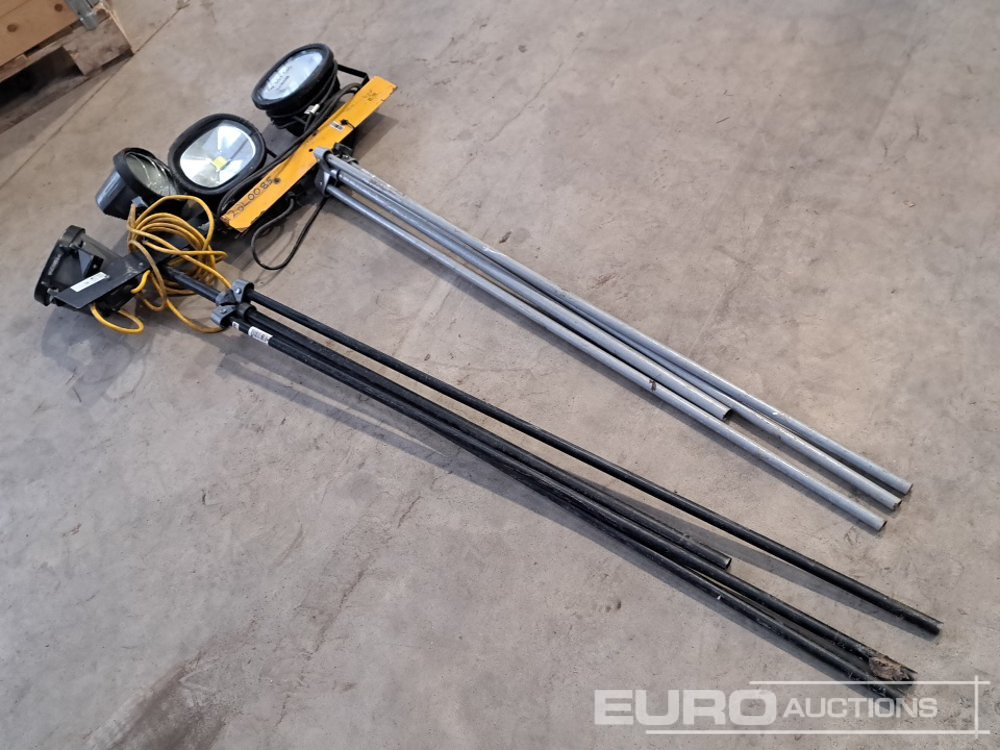 110 Volt Tripod Work Light (2 of) - Workshop equipment: picture 4 110 Volt Tripod Work Light (2 of) - Workshop equipment: picture 4