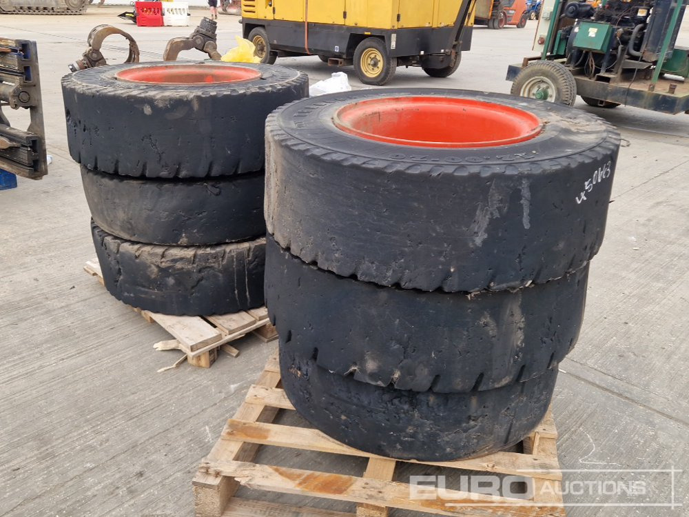 12.00-20 Tyre & Rim to suit 12 Ton Linde Forklift (6 of) - Tire: picture 2 12.00-20 Tyre & Rim to suit 12 Ton Linde Forklift (6 of) - Tire: picture 2