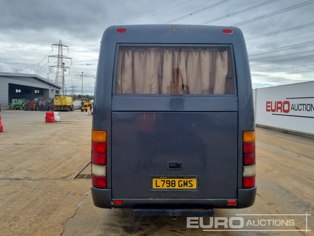 1993 Caetano 4x2 5 Berth Motorhome, Sink, Fridge Freezer, Oven & Hob, Wash Room, Diesel Heater, Solar Panels, Awning, Manual Gearbox - Camper van: picture 4 1993 Caetano 4x2 5 Berth Motorhome, Sink, Fridge Freezer, Oven & Hob, Wash Room, Diesel Heater, Solar Panels, Awning, Manual Gearbox - Camper van: picture 4