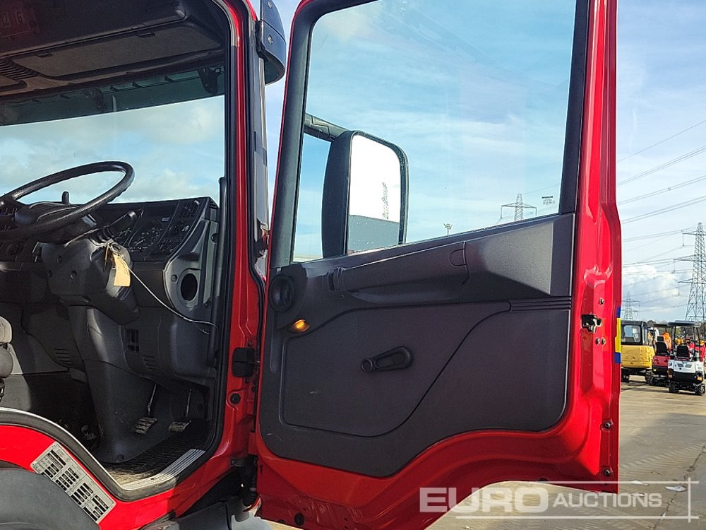 Fire truck 2002 Scania 260 94D: picture 35