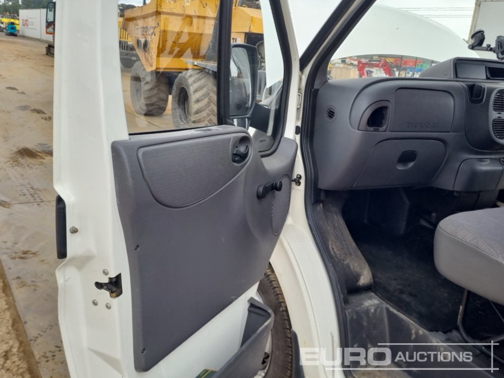 Flatbed van 2006 Ford Transit 350: picture 27