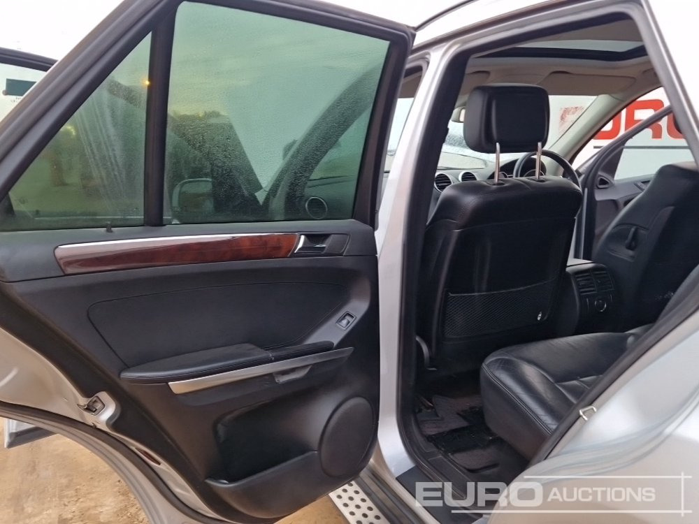 SUV 2006 Mercedes ML320 CDI: picture 20 SUV 2006 Mercedes ML320 CDI: picture 20
