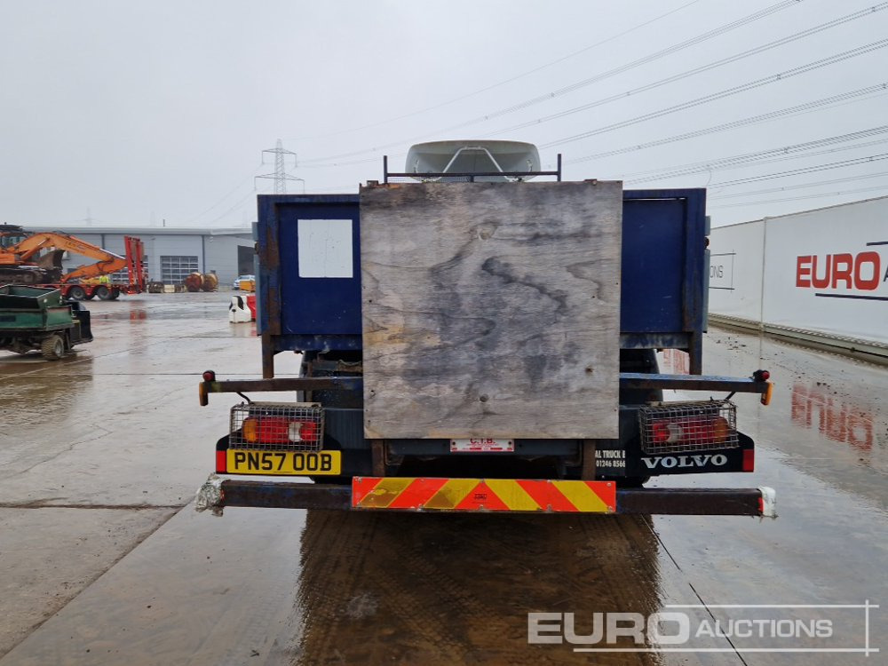 2007 Volvo FL240 - Dropside/ Flatbed truck: picture 4 2007 Volvo FL240 - Dropside/ Flatbed truck: picture 4