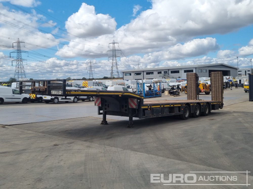 2008 Kassbohrer Tri Axle Step Frame Low Loader Trailer, Outriggers, Hydraulic Flip Toe Ramps. - Low loader semi-trailer: picture 1 2008 Kassbohrer Tri Axle Step Frame Low Loader Trailer, Outriggers, Hydraulic Flip Toe Ramps. - Low loader semi-trailer: picture 1