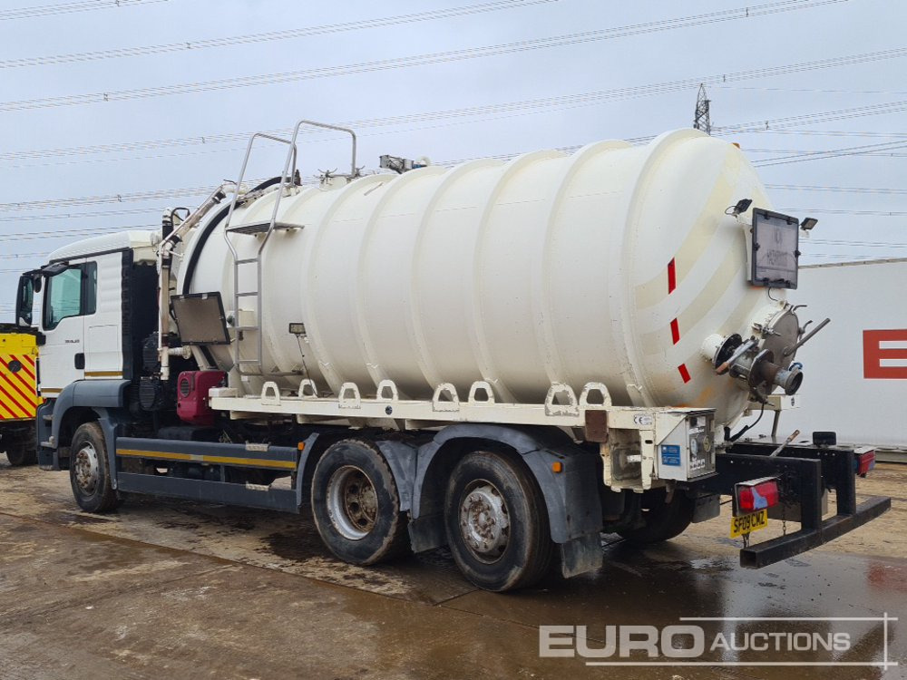 2009 MAN TGS26.320 - Tank truck: picture 3 2009 MAN TGS26.320 - Tank truck: picture 3