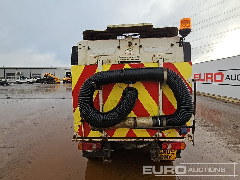 2009 Scarab 4x2 Road Sweeper, Reverse Camera, Automatic Gearbox - Road sweeper: picture 5 2009 Scarab 4x2 Road Sweeper, Reverse Camera, Automatic Gearbox - Road sweeper: picture 5