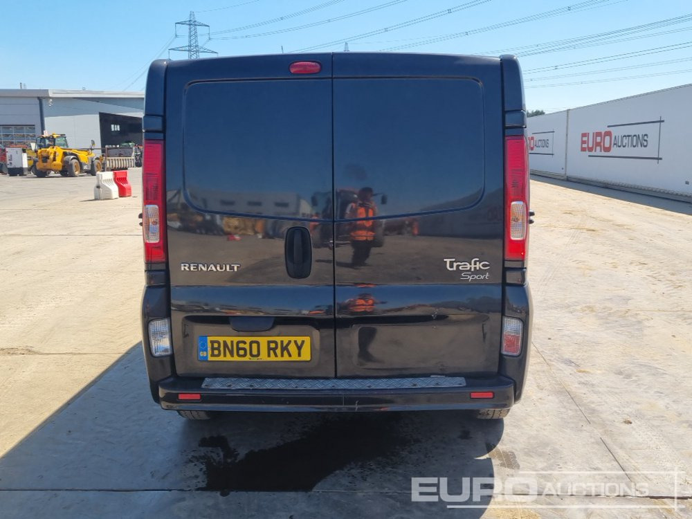 2010 Renault Trafic Sport - Combi van: picture 4 2010 Renault Trafic Sport - Combi van: picture 4