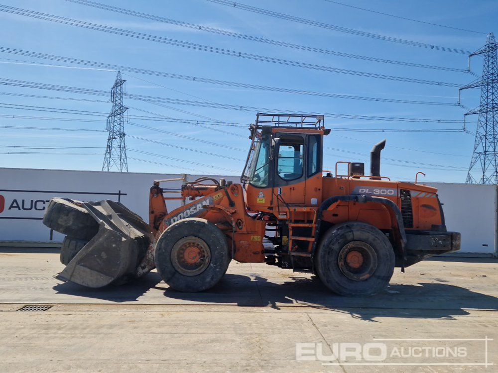 2012 Doosan DL 300 - Wheel loader: picture 2 2012 Doosan DL 300 - Wheel loader: picture 2